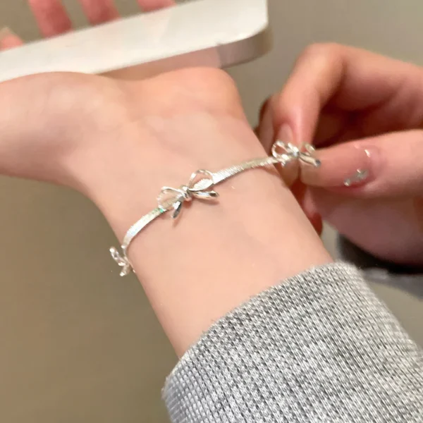 Fashion Sweet Bow Bracelets For Women Girls Sparkling Delicate Ribbon Bowknot Snake Bones Chain Bracelet Party Jewelry Gifts